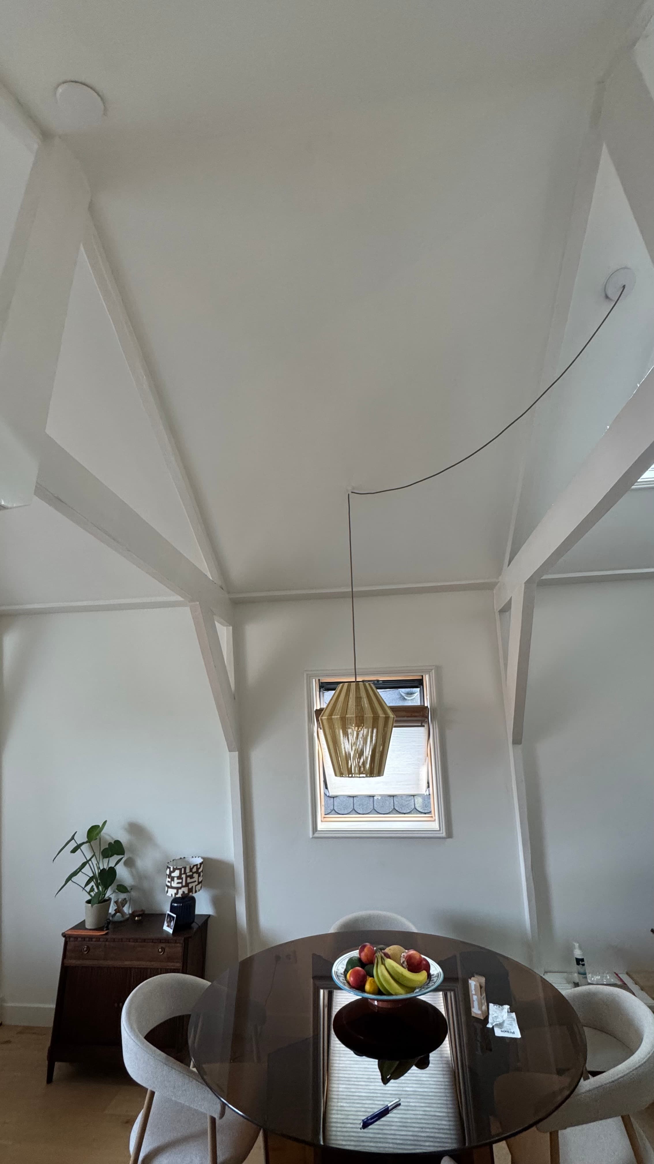 Verlichting en raamdecoratie geplaatst